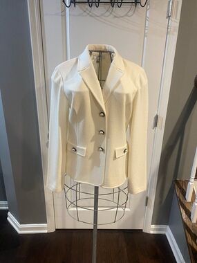 St. John Cream Textured Single-Breasted Blazer with Silver Buttons
